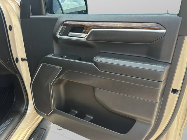 Used 2022 GMC Sierra 1500 Elevation w/ X31 Off-Road Package AWD/4WD image 10