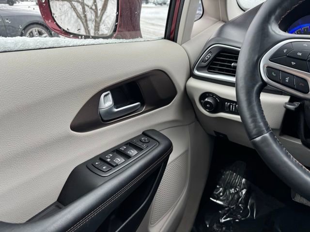 Used 2018 Chrysler Pacifica Touring-L Plus image 35