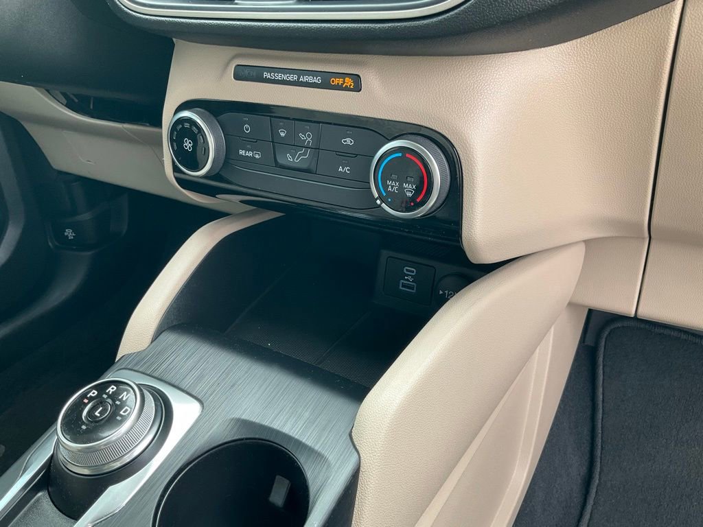 Certified 2022 Ford Escape SE image 51