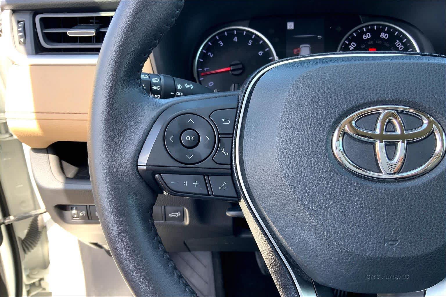Used 2022 Toyota RAV4 XLE Premium FWD image 24
