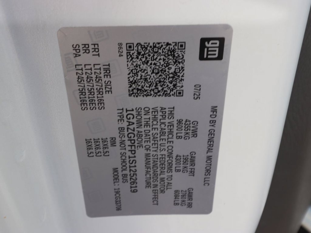 Used 2025 Chevrolet Express 3500 LT w/ LT Preferred Equipment Group RWD image 23