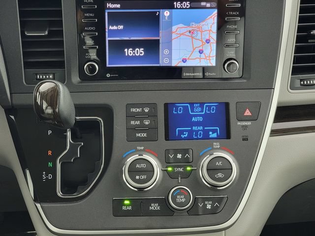 Used 2020 Toyota Sienna XLE w/ XLE Navigation Package AWD/4WD image 22