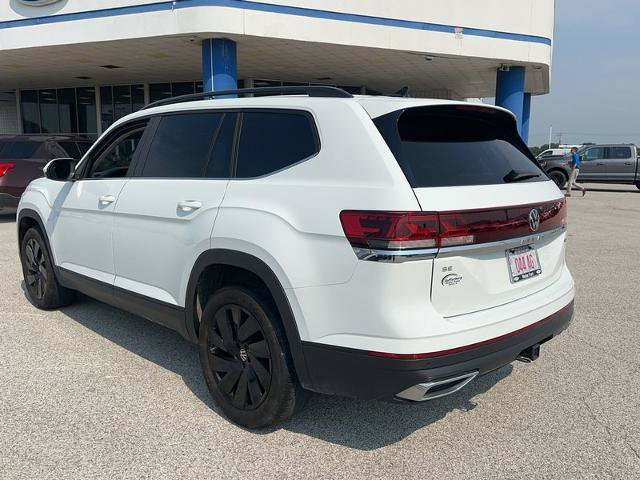 Used 2024 Volkswagen Atlas SE AWD/4WD image 3