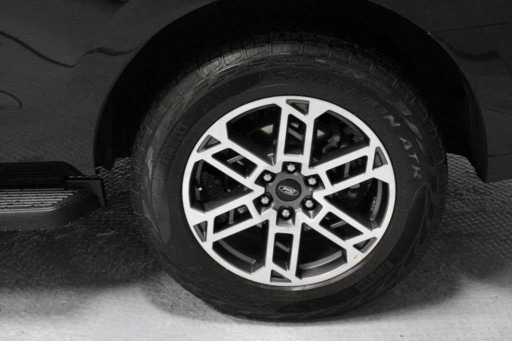 Certified 2025 Ford Expedition Active AWD/4WD image 20