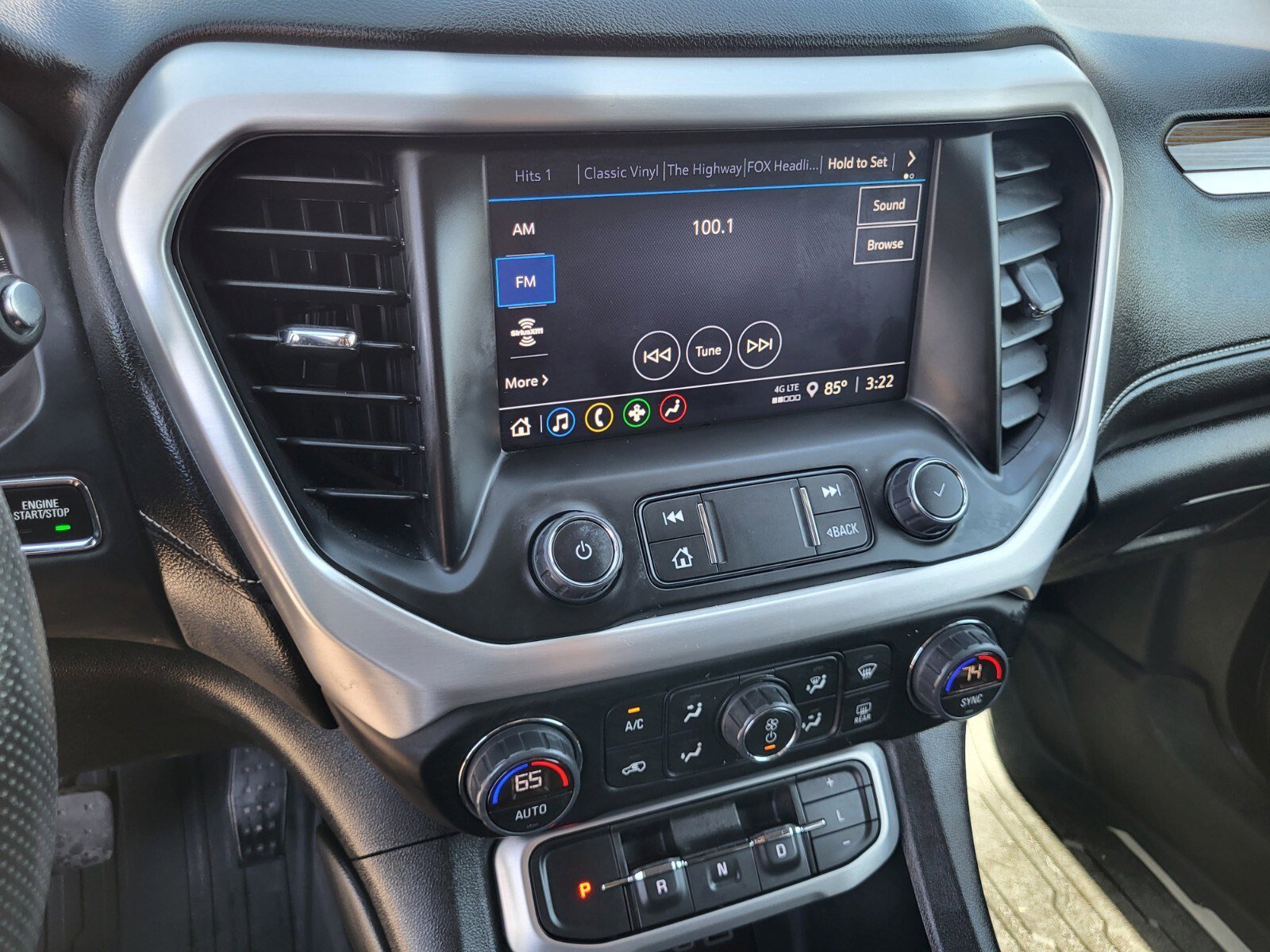 Used 2023 GMC Acadia SLE w/ LPO, Floor Liner Package image 20