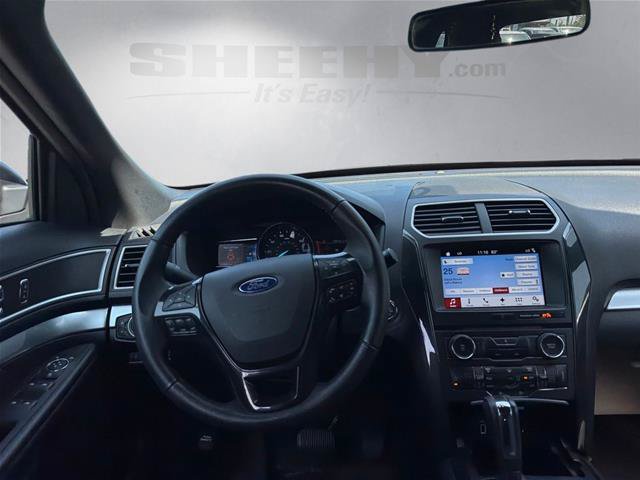 Certified 2017 Ford Explorer XLT AWD/4WD image 3