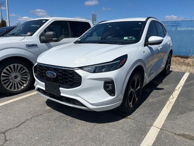 Certified 2023 Ford Escape ST-Line Select w/ Tech Pack #2 AWD/4WD image 2