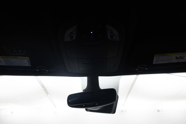 Used 2025 Chrysler Pacifica Select FWD image 35