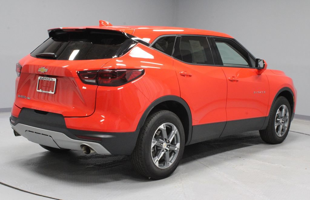 Used 2025 Chevrolet Blazer LT AWD/4WD image 9