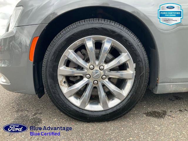 Used 2017 Chrysler 300 Limited AWD/4WD image 26