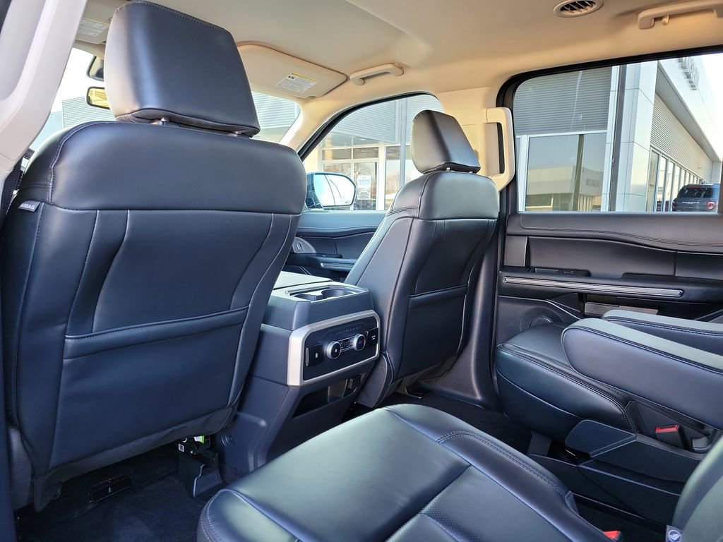 Certified 2022 Ford Expedition XLT image 15