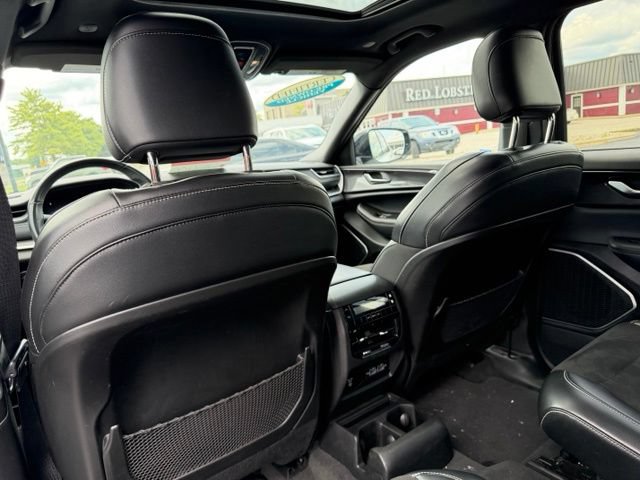 Used 2021 Jeep Grand Cherokee L Laredo AWD/4WD image 29