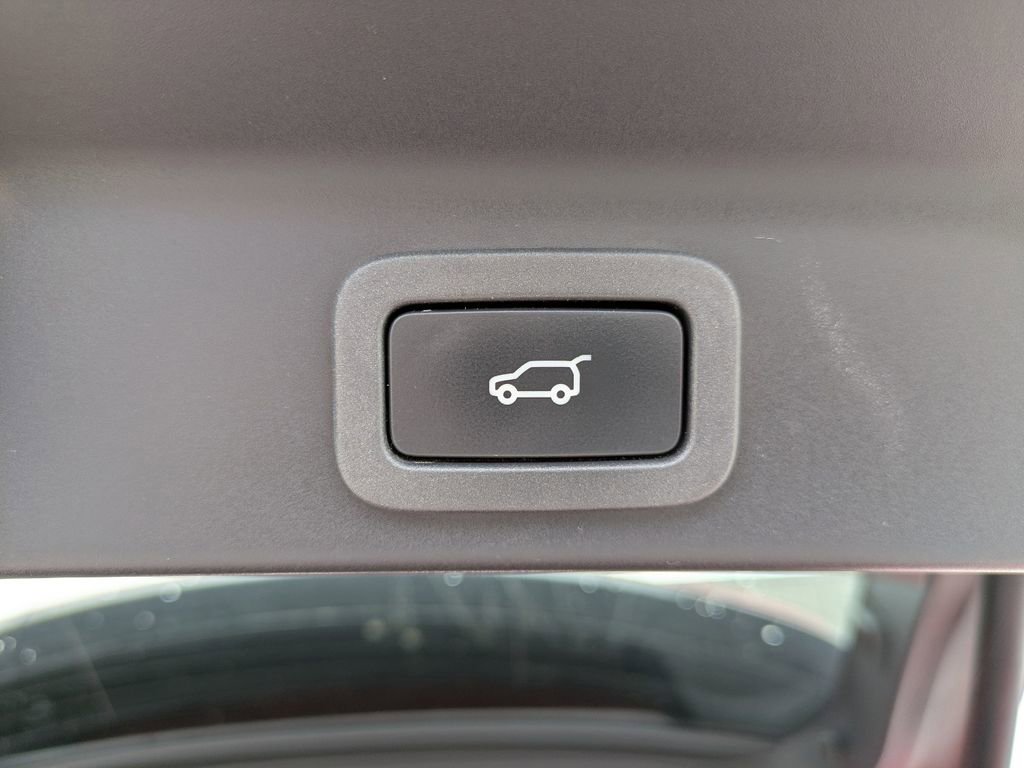 Used 2017 Jaguar F-PACE Prestige image 13