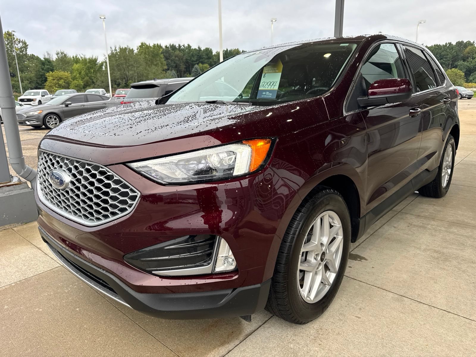 Certified 2024 Ford Edge SEL w/ Convenience Package AWD/4WD image 3