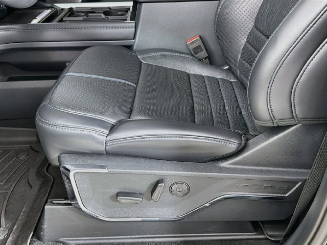 Certified 2025 Ford F250 Platinum AWD/4WD image 24