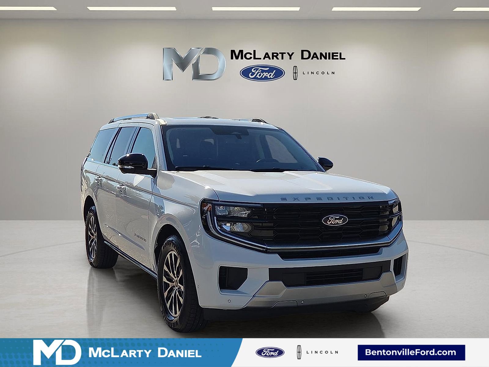 Certified 2025 Ford Expedition Platinum AWD/4WD image 1