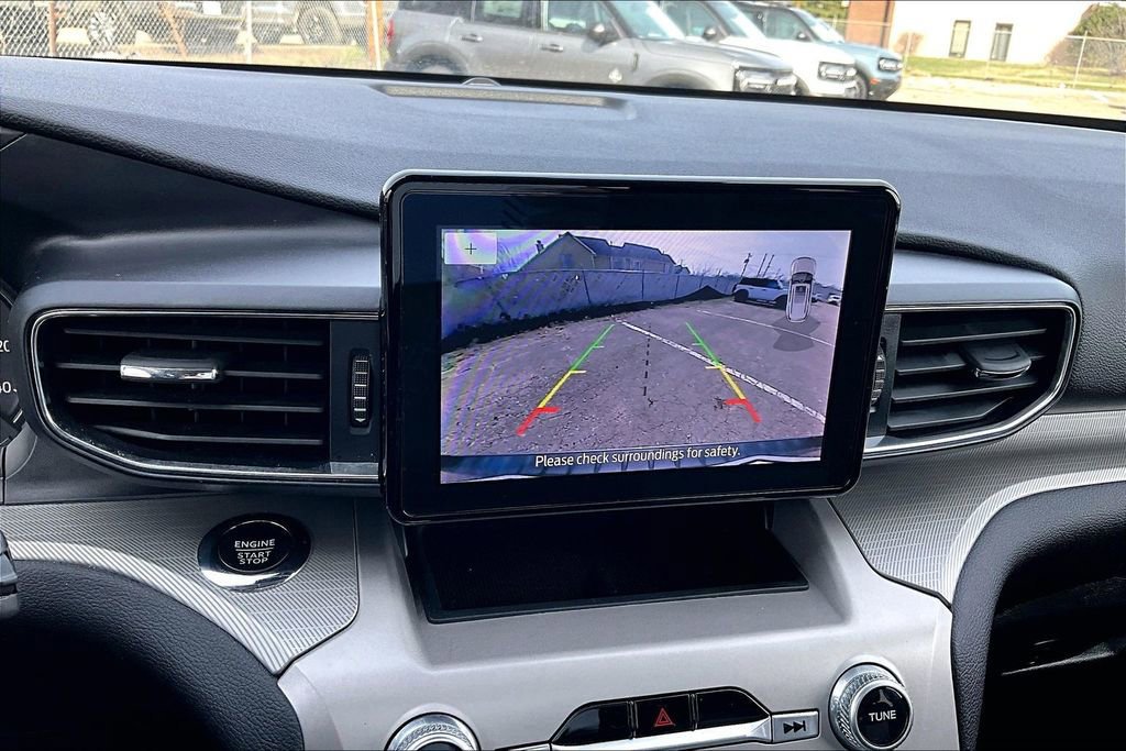 Certified 2022 Ford Explorer XLT w/ Equipment Group 202A AWD/4WD image 21