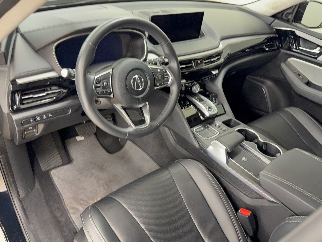 Used 2024 Acura MDX w/ Technology Package FWD image 4