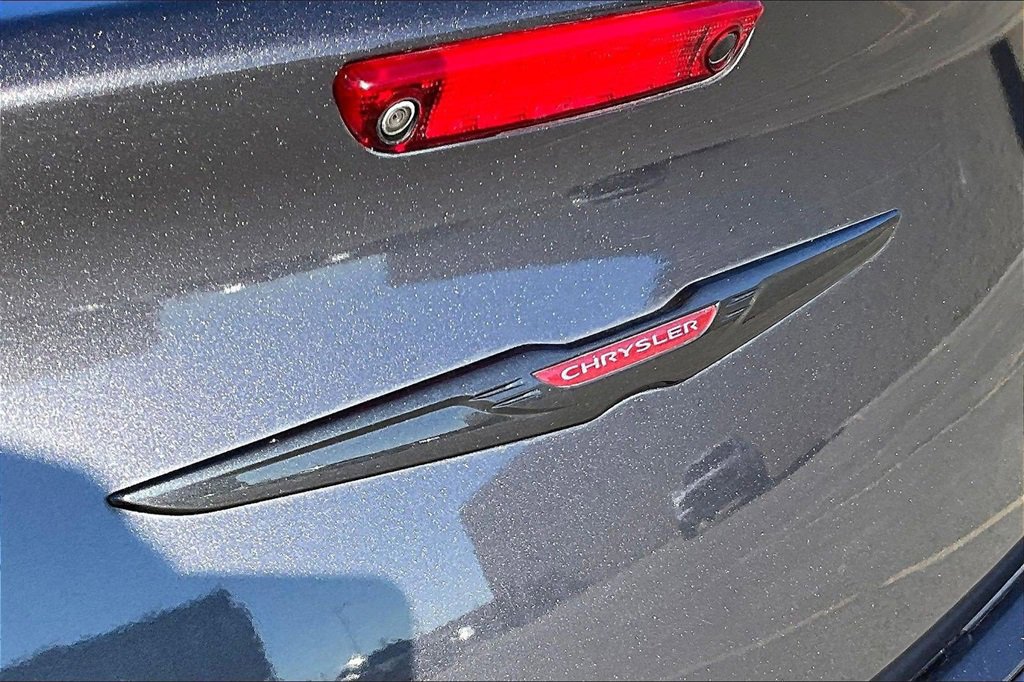 Used 2023 Chrysler 300 S image 31