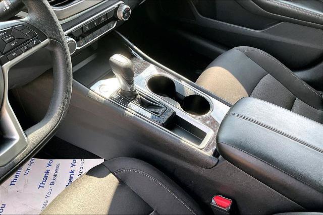 Used 2024 Nissan Altima 2.5 SV FWD image 14