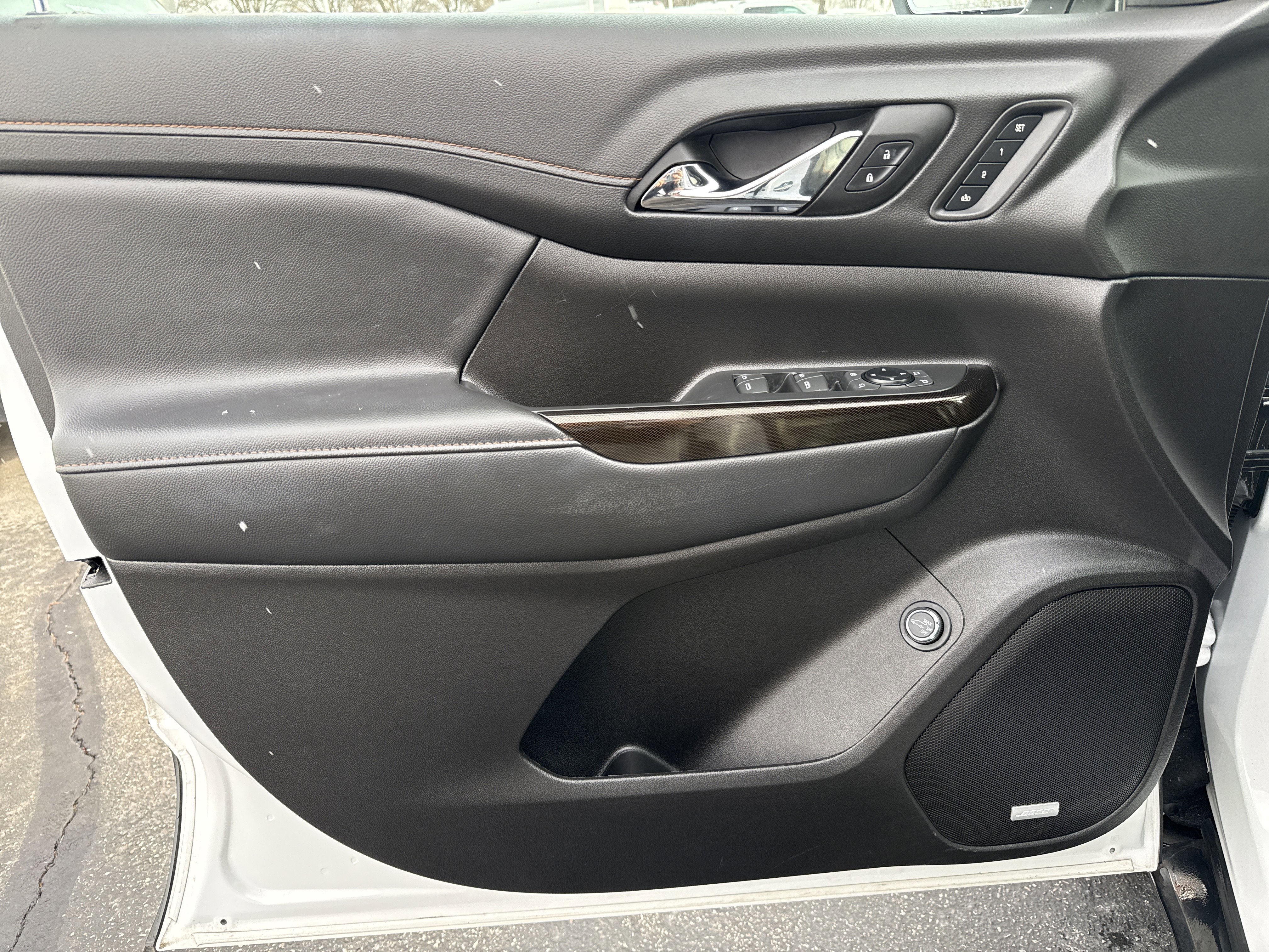 Used 2023 GMC Acadia AT4 w/ Technology Package image 16