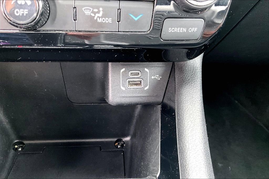 Used 2023 Jeep Compass Limited AWD/4WD image 30