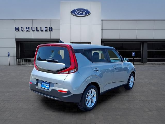 Used 2022 Kia Soul LX w/ Technology Package FWD image 5