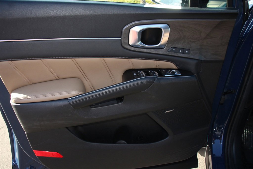 Used 2024 Kia Sorento SX Prestige w/ Olive Brown Leather Package image 23