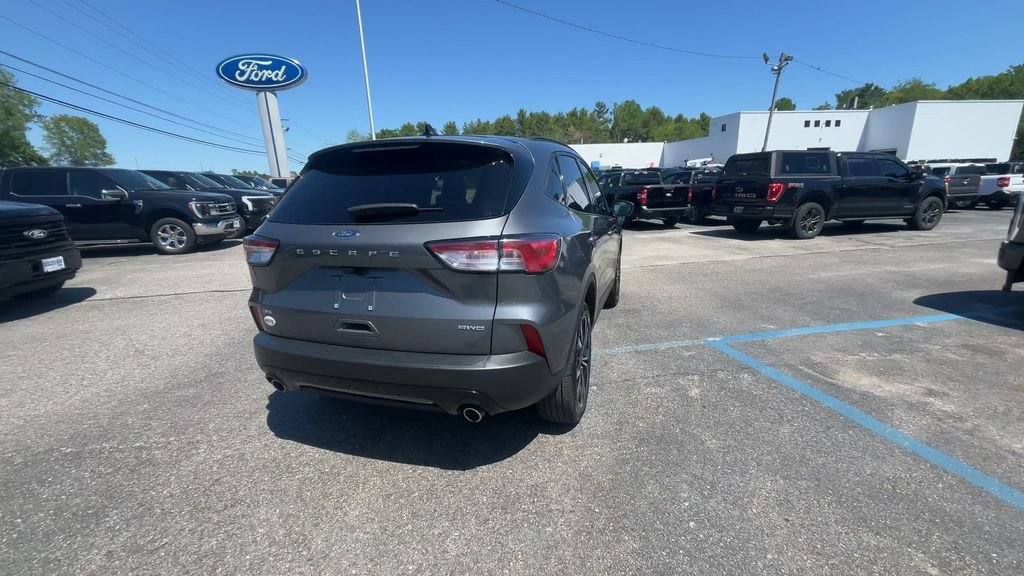Certified 2022 Ford Escape SE w/ SE Sport Appearance Package AWD/4WD image 19