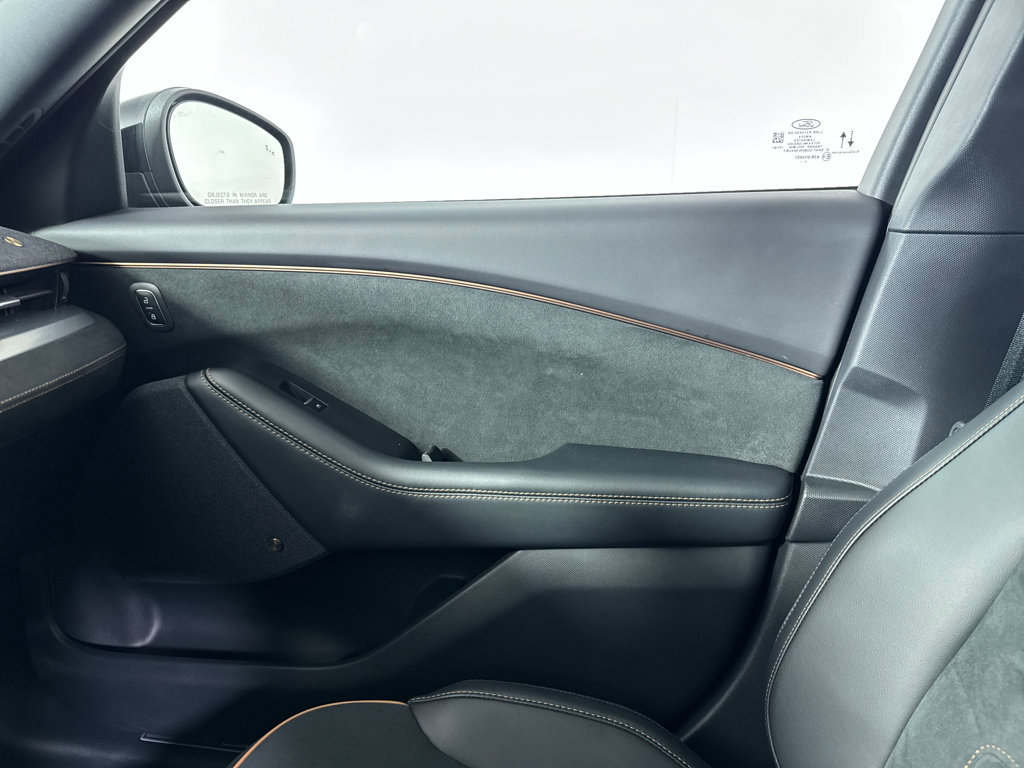 Certified 2022 Ford Mustang Mach-E GT image 33