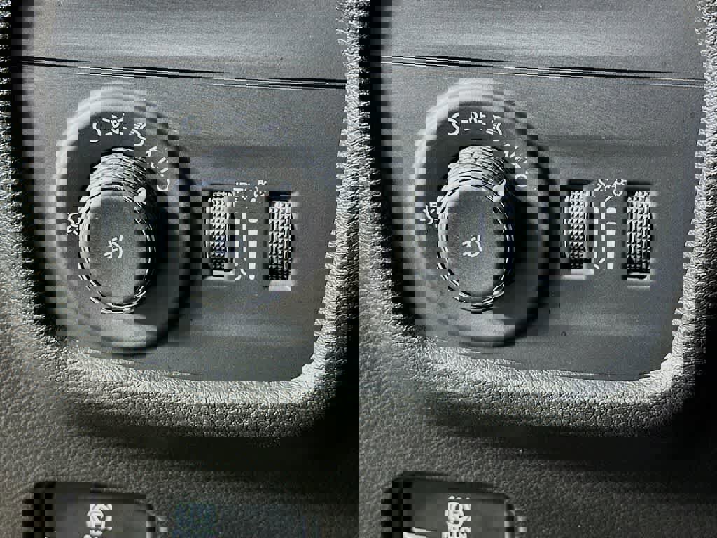 Used 2022 Jeep Grand Cherokee L Limited image 26