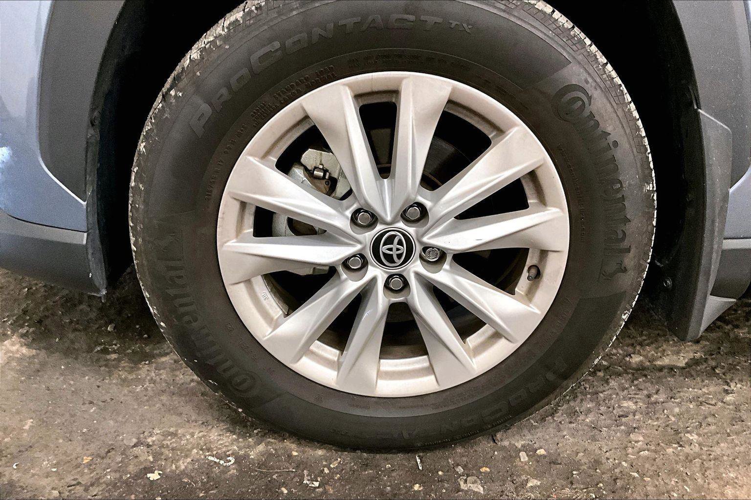 Used 2023 Toyota Corolla Cross LE image 10