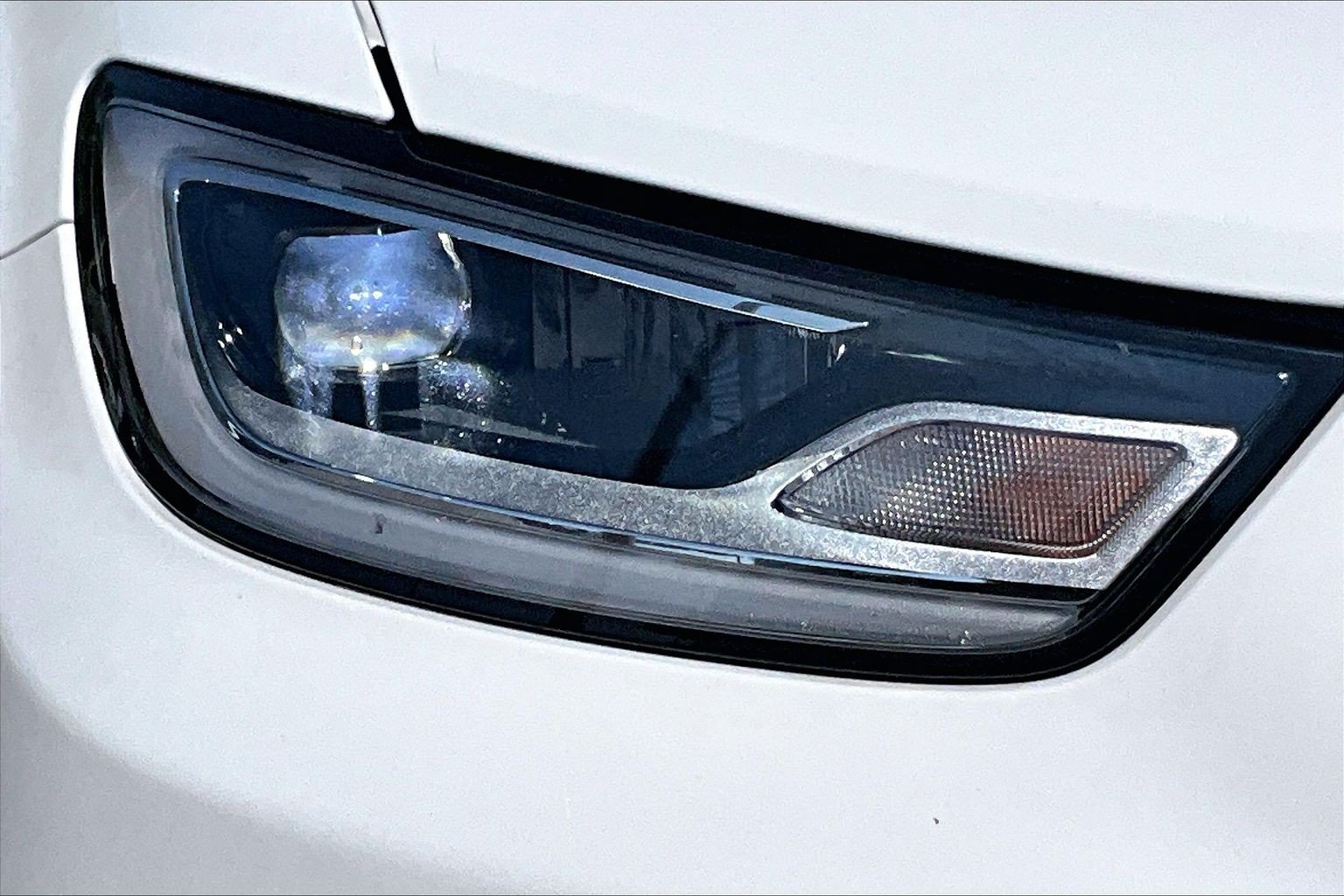 Used 2023 Chrysler Pacifica Touring-L AWD/4WD image 32