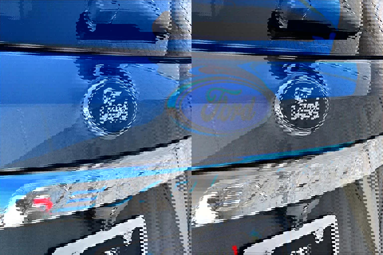 Certified 2019 Ford Explorer Limited w/ Class III Trailer Tow Package image 32