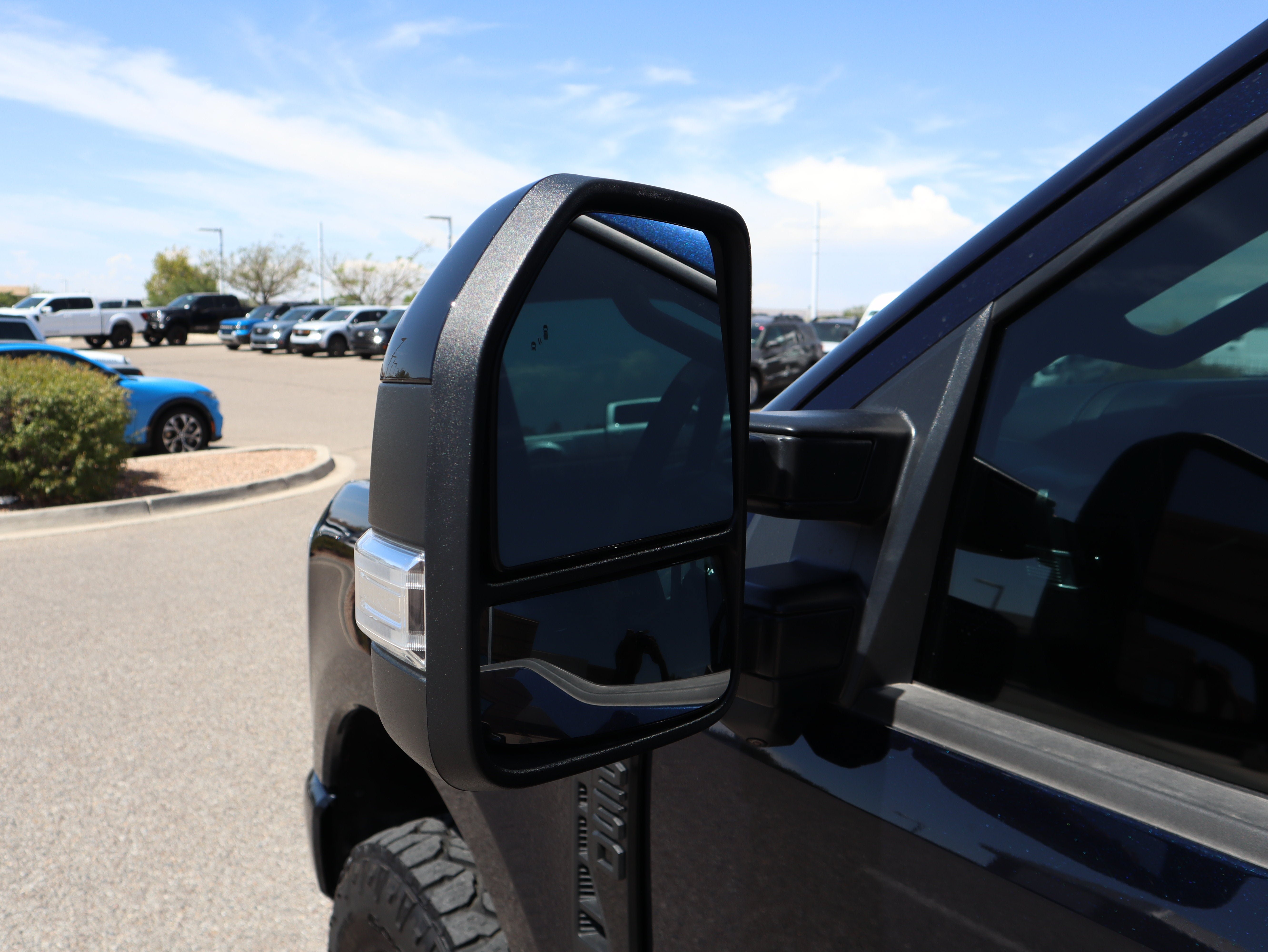 Certified 2025 Ford F250 Platinum w/ Tremor Off-Road Package AWD/4WD image 17