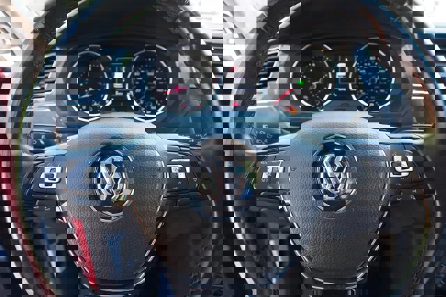 Used 2019 Volkswagen Tiguan SE AWD/4WD image 23