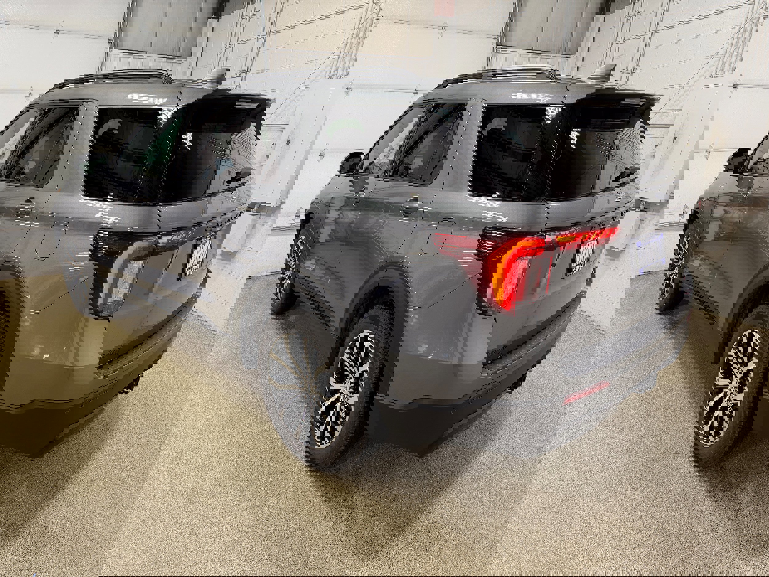 Certified 2025 Ford Explorer ST-Line image 5