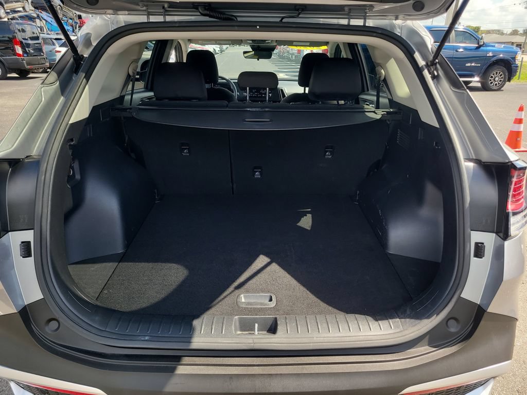 Used 2023 Kia Sportage LX FWD image 7