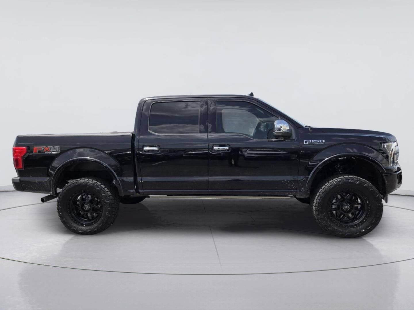 Certified 2019 Ford F150 Platinum w/ Equipment Group 701A Luxury AWD/4WD image 4