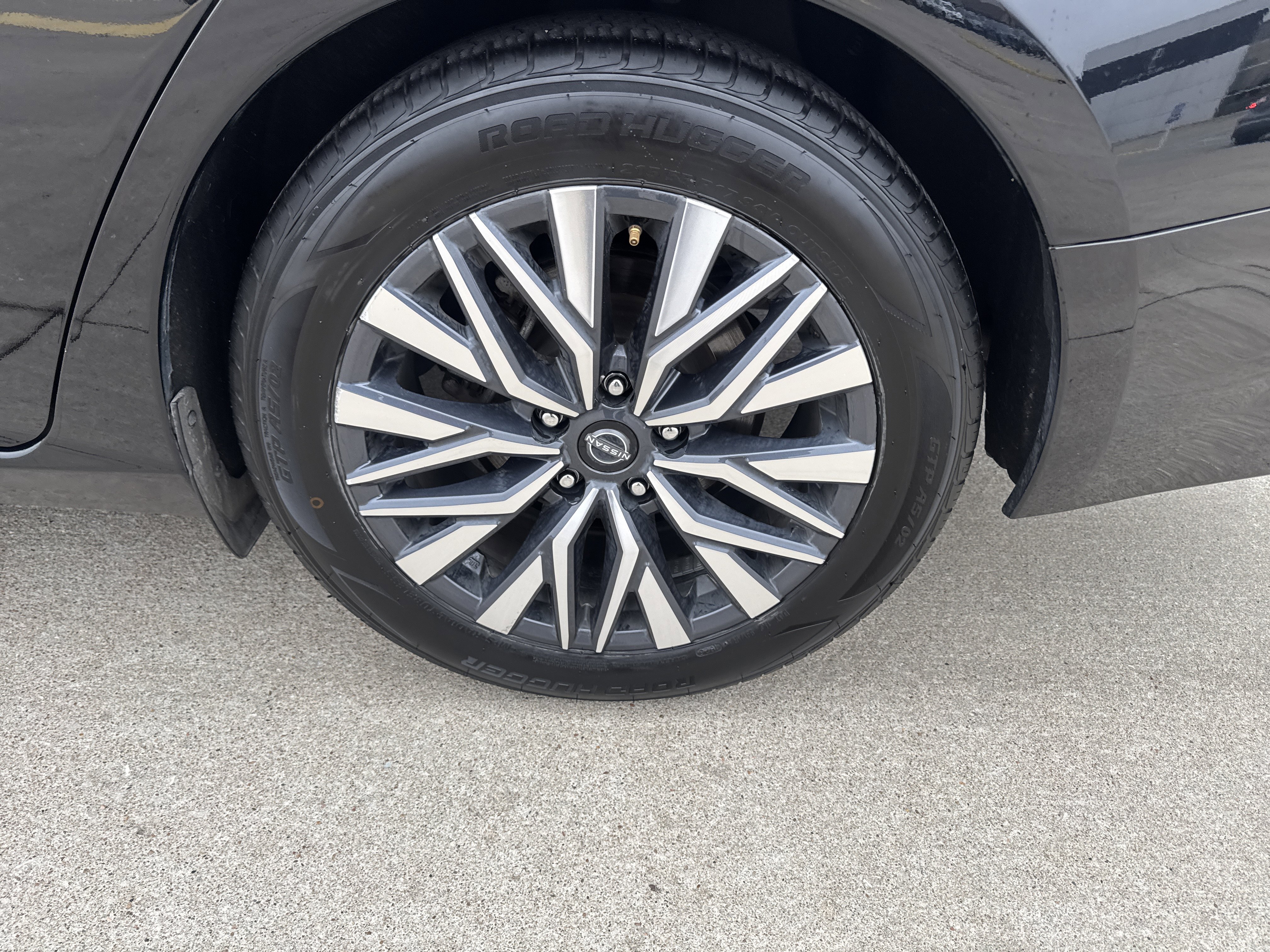 Used 2024 Nissan Altima 2.5 SV image 6