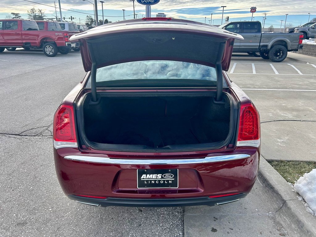 Used 2017 Chrysler 300 Limited w/ Value Package image 15