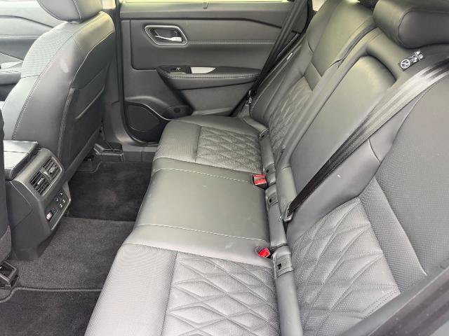 Used 2024 Nissan Rogue Platinum w/ Platinum Premium Package AWD/4WD image 11