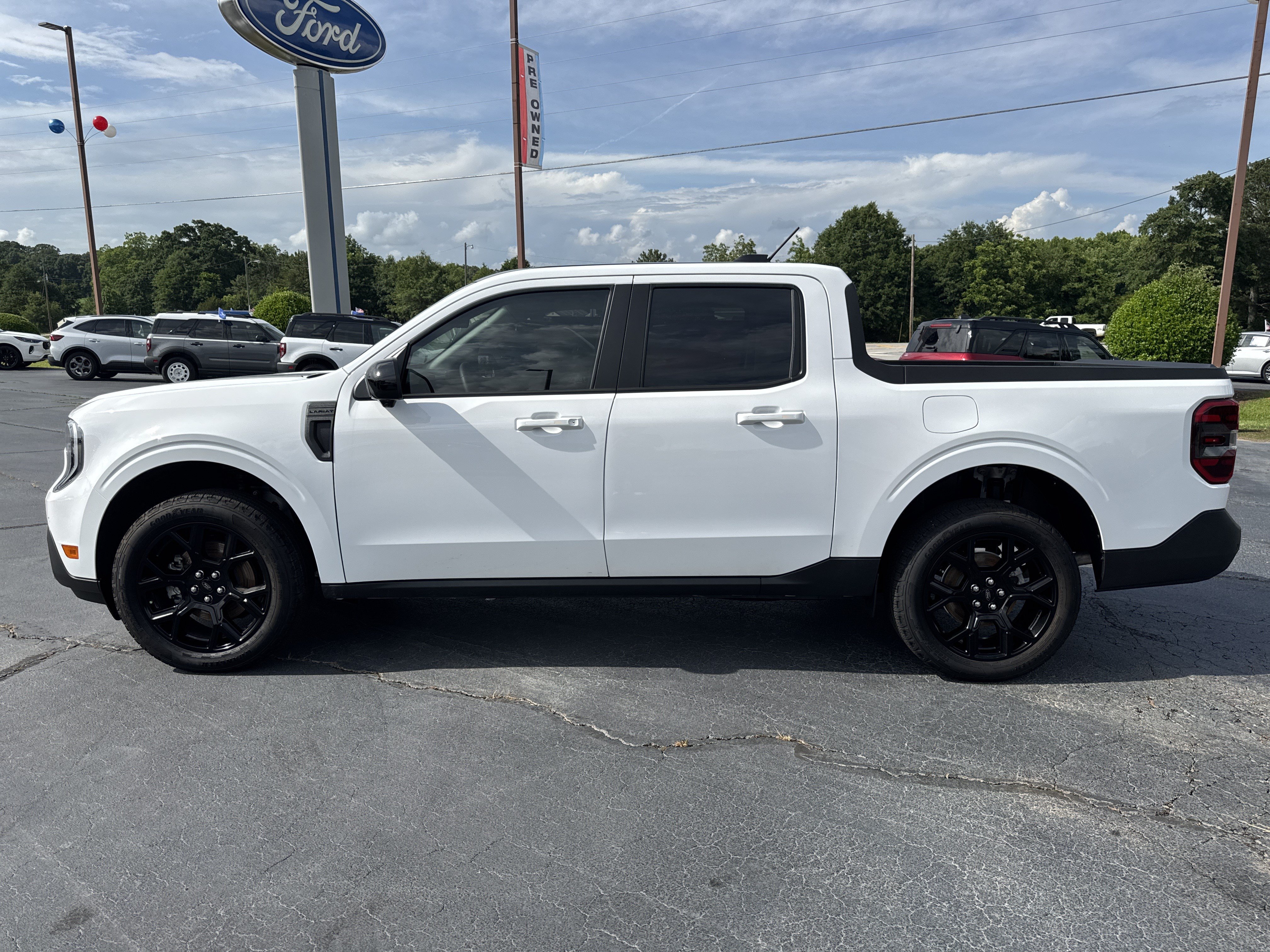 Certified 2026 Ford Maverick Lariat w/ Black Appearance Package AWD/4WD image 8