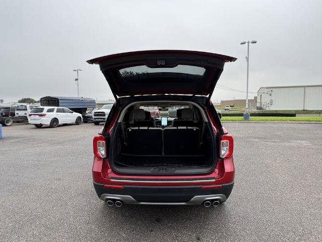 Certified 2023 Ford Explorer Platinum w/ Technology Package AWD/4WD image 5
