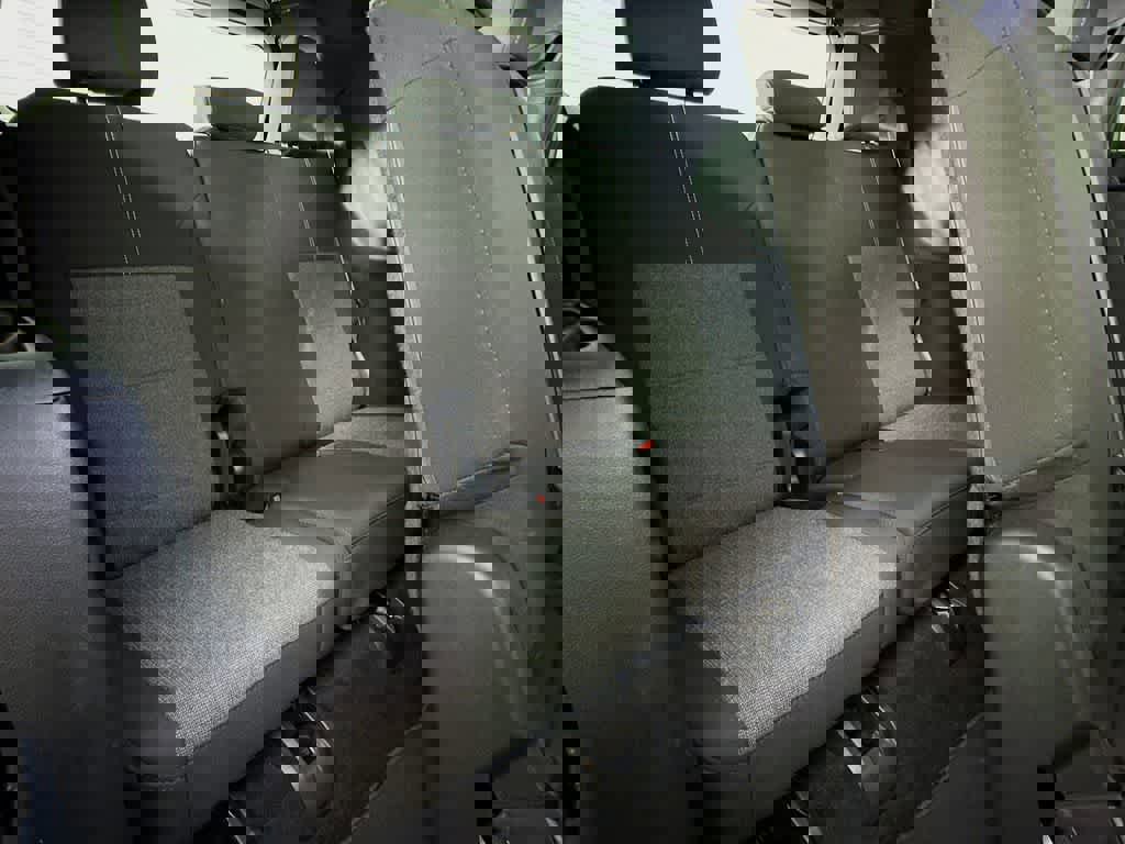 Used 2025 GMC Acadia Elevation image 32