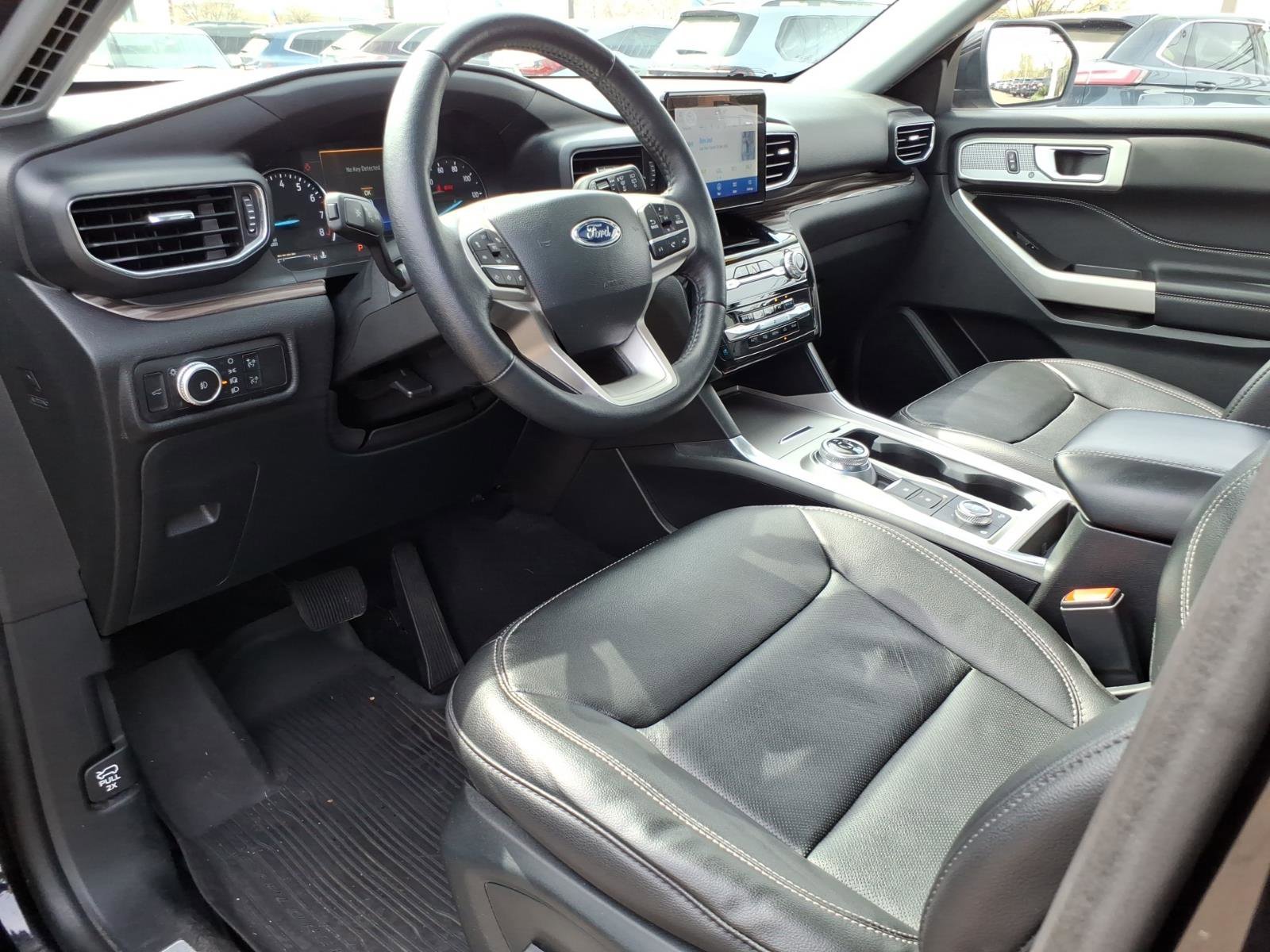 Certified 2023 Ford Explorer Limited AWD/4WD image 13