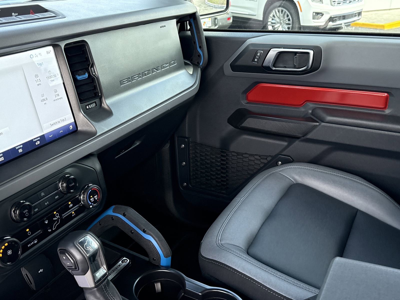 Certified 2024 Ford Bronco Black Diamond image 16