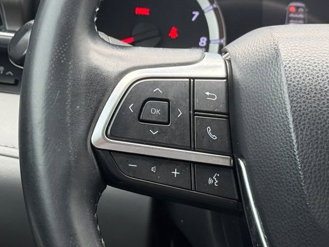 Used 2021 Toyota Highlander LE FWD image 12