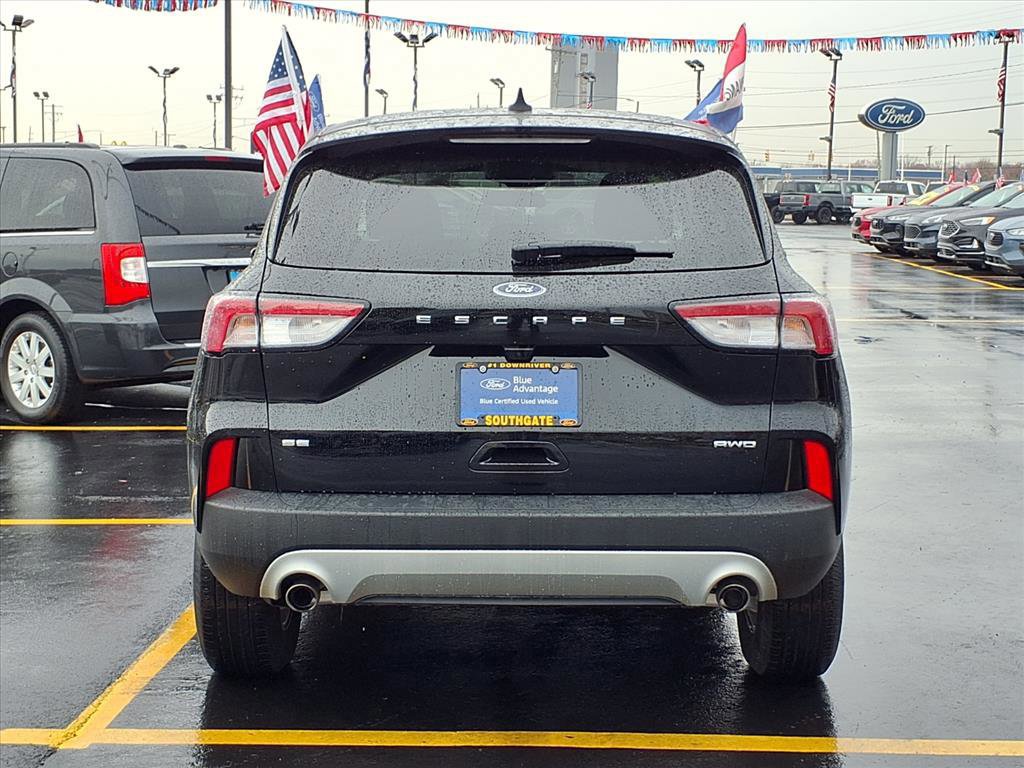 Certified 2022 Ford Escape SE image 3