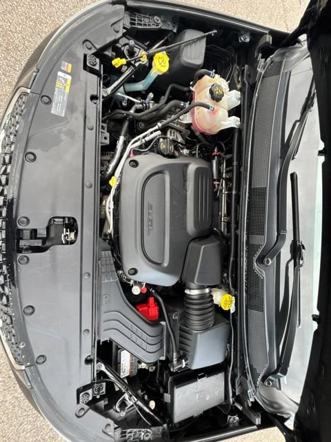 Used 2023 Chrysler Pacifica Touring-L FWD image 32